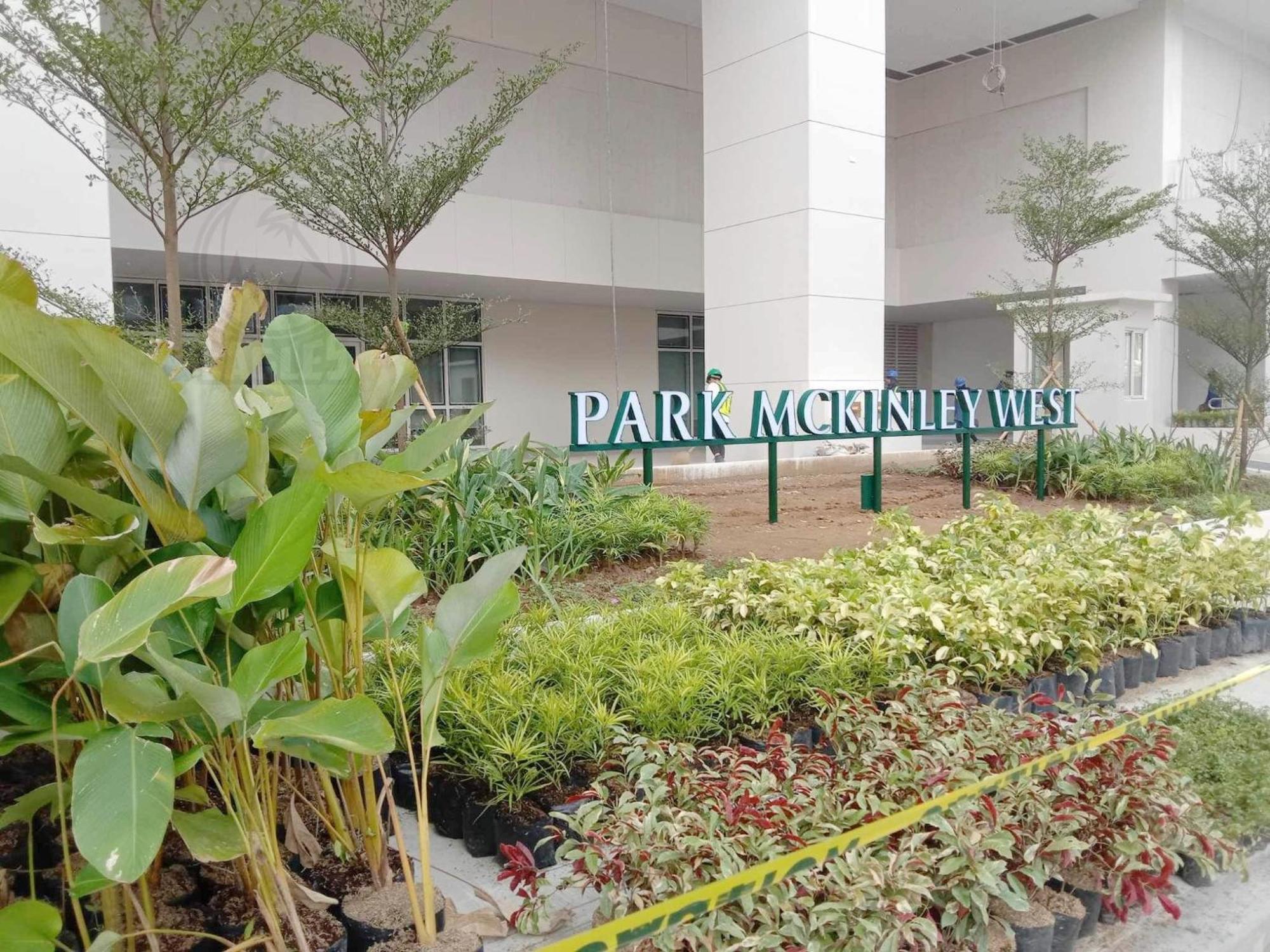Park Mckinley West 1br * Manila